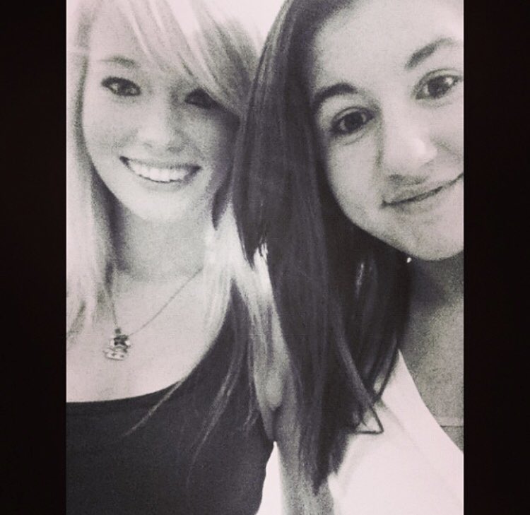 traceyrenee5's tweet photo. throwin it back for this hottie’s birthday 😜 love you and hope you have the best day!!! 💗 https://t.co/ewB4bwcRWM