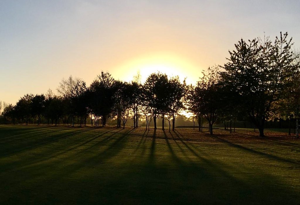 Taken a short while ago on the 17th @UffordParkGolf  @UffordParkHotel Simply Beautiful 🏌 @WoodbridgeUK @SoSuffolk #suffolkgolf #sunset