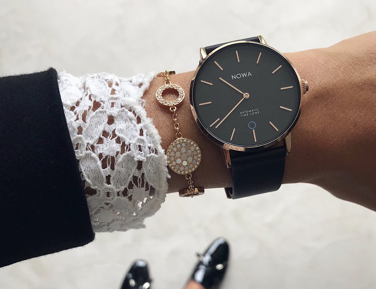 thin hybrid smartwatch
