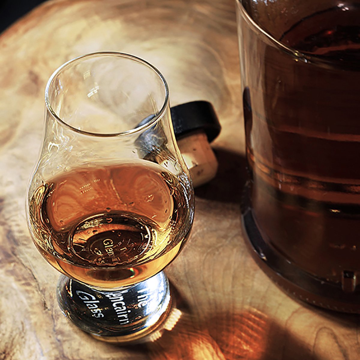 Bourbon & Rye, both are whisky's but what makes them so different? Find out at our Bourbon vs Rye Tasting this November 1st @ 7:00 p.m. 🥃 We'll dig into the history of each spirit and taste the nuances each has to offer. Learn more here >> ow.ly/EznY30lfdgi