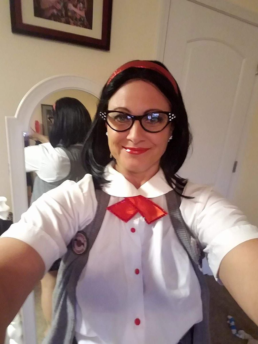 kanoaklan's tweet photo. @nbcsnl @snloween Superstar! https://t.co/zTParyRDaw