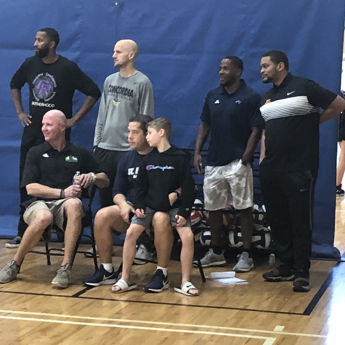 UC_Exposure's tweet photo. Do the math - 18 kids and 5 college coaches stopping by to watch prospects in college level workouts. The College Prep Academy is preparing players for college not promising offers.  This eliminates the X factors for all my college friends. #2Offered #BeUncommon @i4talentedkids https://t.co/4UTz4KsoE0