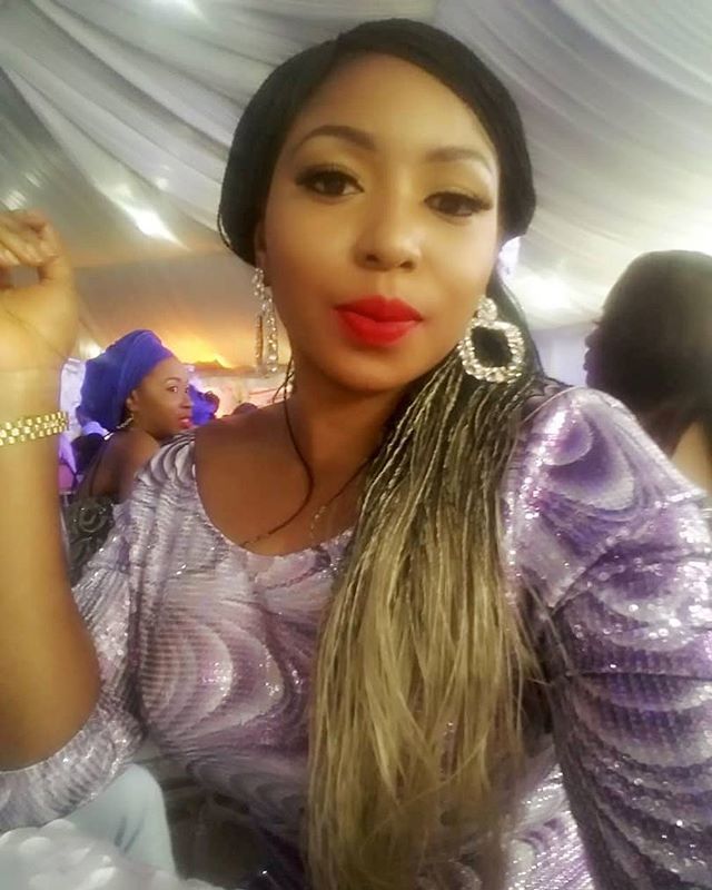 FascentsCloset's tweet photo. Throwing it back to the weekend when our stunner babe @dinkyeknuf rocked our gorgeous earrings!
Thank you ✨❤️❤️ #FCbabe #Stunnerbabe #affordablefashionjewelry #earrings #sparkle #shine #slay #weddings #weddingsaturday #owambeearrings #weddingguest https://t.co/dvNzIcOyMU https://t.co/pyox7sWrHv