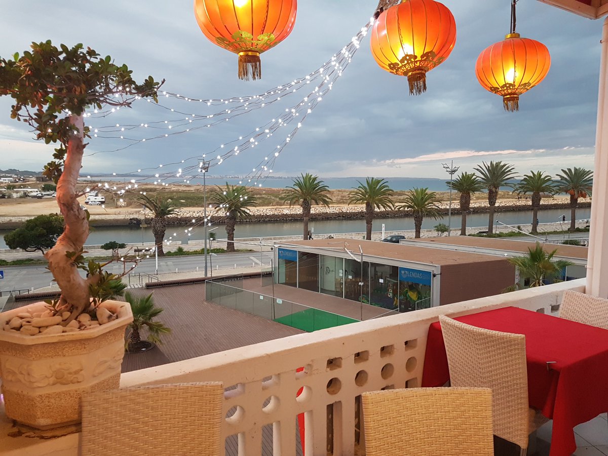 algarvetweets's tweet photo. #HappyMonday everyone! 🤗 Wondering where we've been? We've had the BEST EVER #Algarve Style week-long 40th birthday celebration!! We dressed up, alfresco wined &amp; dined, did a tourist train pub crawl via a rooftop bar, the beach &amp; marina. The warmest of welcomes all the way! 🥳🍾 https://t.co/xvlZ2006AE