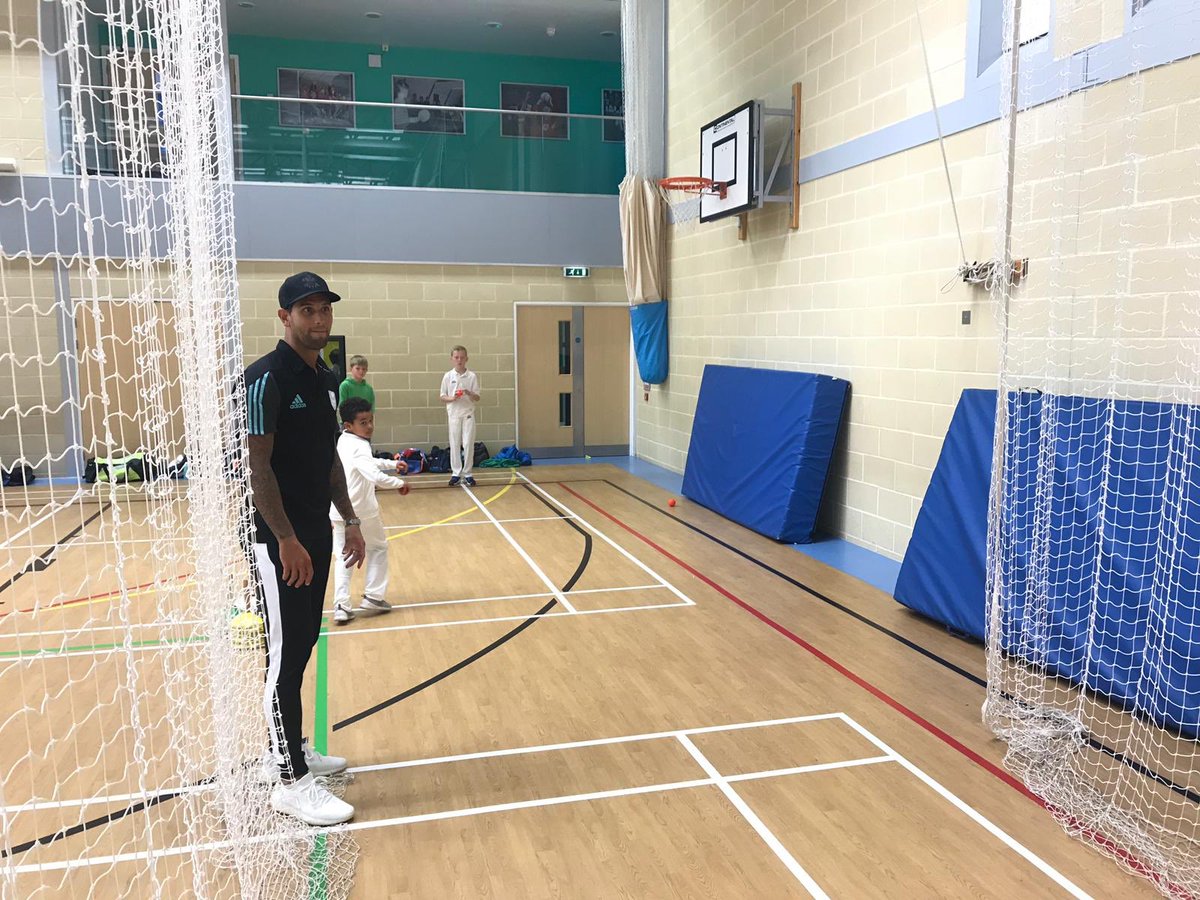 F1RSTCCoaching's tweet photo. What a super day at our @Jwd_16 Masterclass from @StFaithsSport @St_Faiths π₯ππΌ The standard of bowling on show was incredible! A huge thanks to Jade for hosting the day, absolute super bloke, great coach & very inspiring to all of our young players ππΌππΌ #FCC #FirstChoiceCoching https://t.co/wGAfwKxNGj