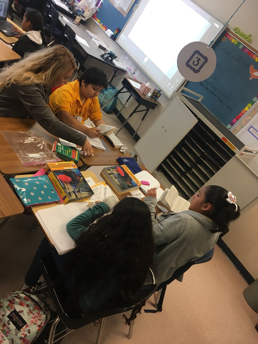 RRivera_CI's tweet image. Coteaching at its best!!! @mgasca_jhs #Unstoppable #TeamSISD #HAWKPRIDESISD @jangui03_JHS