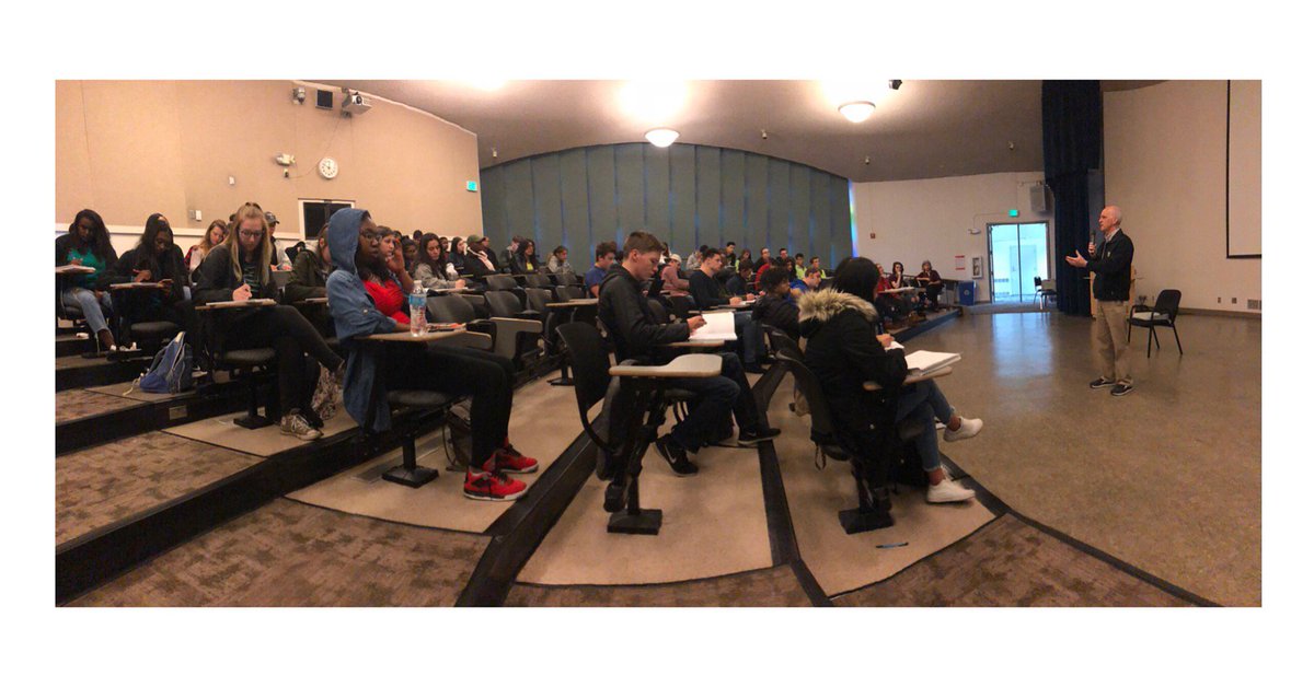 coeglobaltrade's tweet image. We’re up bright and early listening in to a discussion with @RepAdamSmith while he’s visiting @HighlineTBirds ! 
Here, Congressman Smith is proving insight into the political world and answering insightful questions from our #students! ✨
#Politics #BuildSupport #AdamSmith