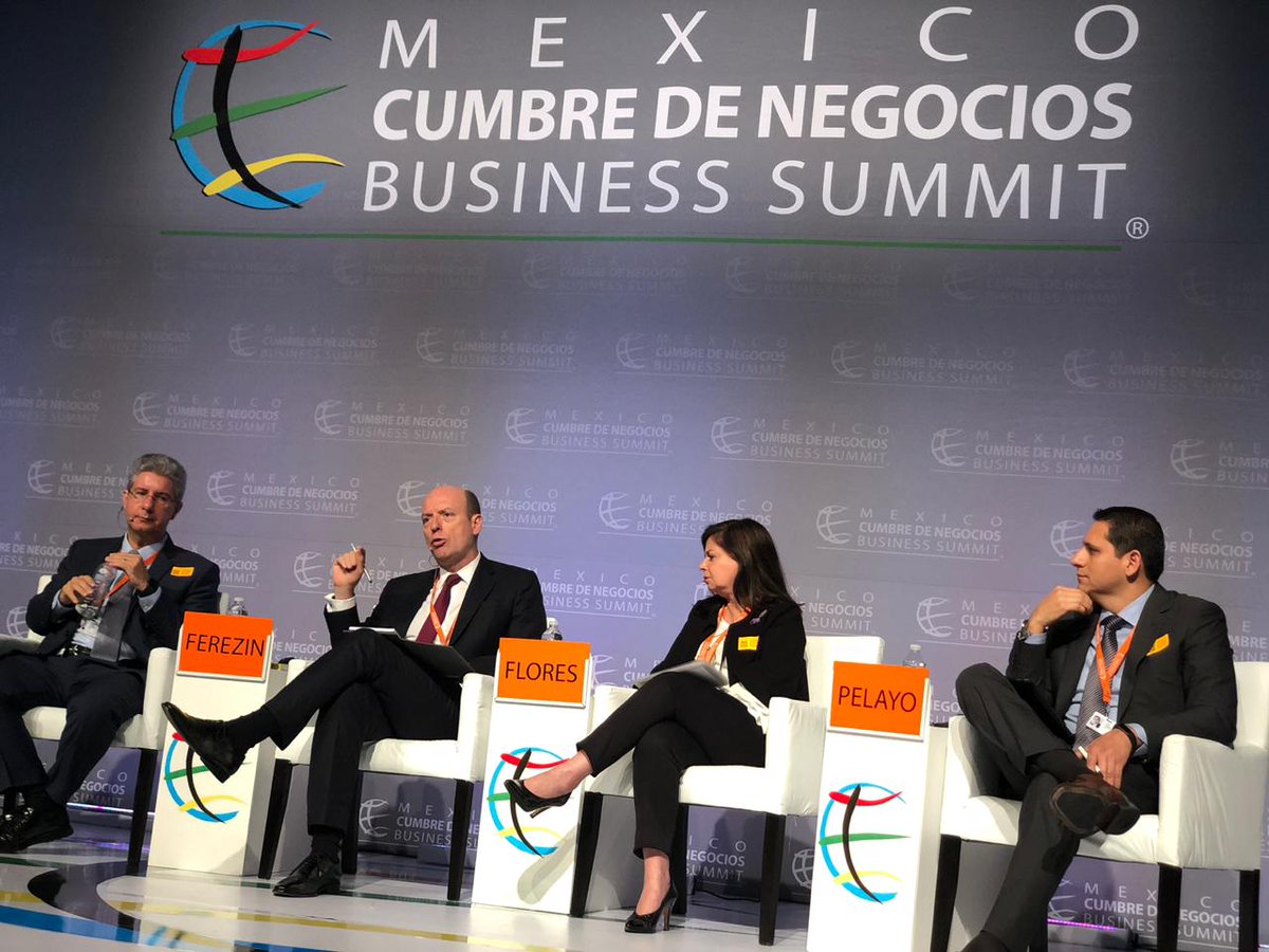 En el panel "Educación Dual + Transformación Tecnológica = Competitividad" de la <a href="/cumbrenegocios/">MXCumbre de Negocios</a>, donde hablo sobre cómo podemos acelerar la adquisición de habilidades en la era de las tecnologías inteligentes: bit.ly/2PiflgU. #LaCumbre #CumbreDeNegocios