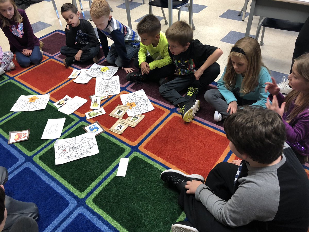 ewitt43's tweet photo. 1st SS used grit and perseverance to open several locks in @breakoutEDU Monster Mash Junior. #phpackers #swexcellence https://t.co/2jU3XseaRg