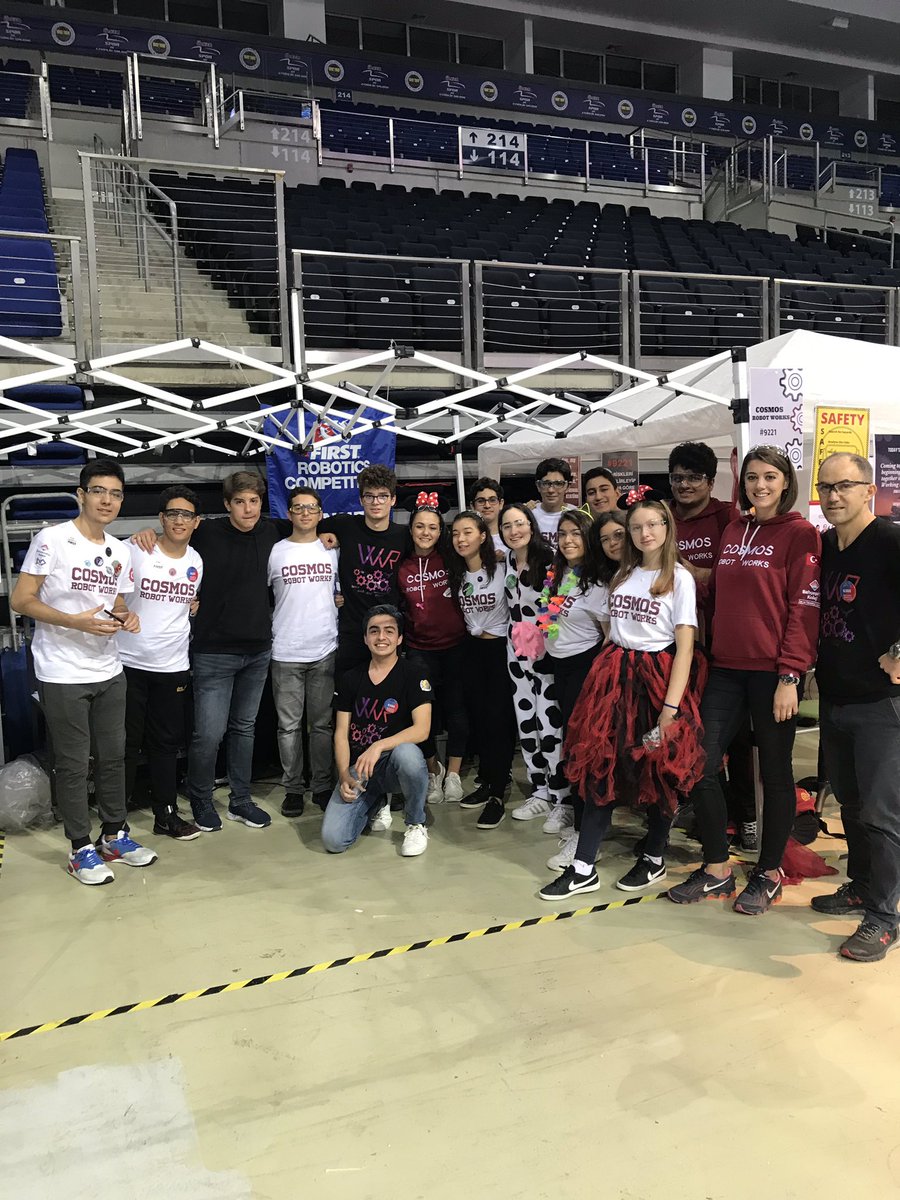 sinanehir's tweet photo. FRC #turkishoffseason2018 de #6388 @WWR_robotics  iki gun süren sıralama macları sonrasinda 7. siraya kadar gelme, çeyrek finallerde sonra da yari finallerde yarisma heyecanini tekrar yasadik. Emegi geçen herkese tesekkürler @FYukselFound #turkishoffseason https://t.co/48yjVQaLMh