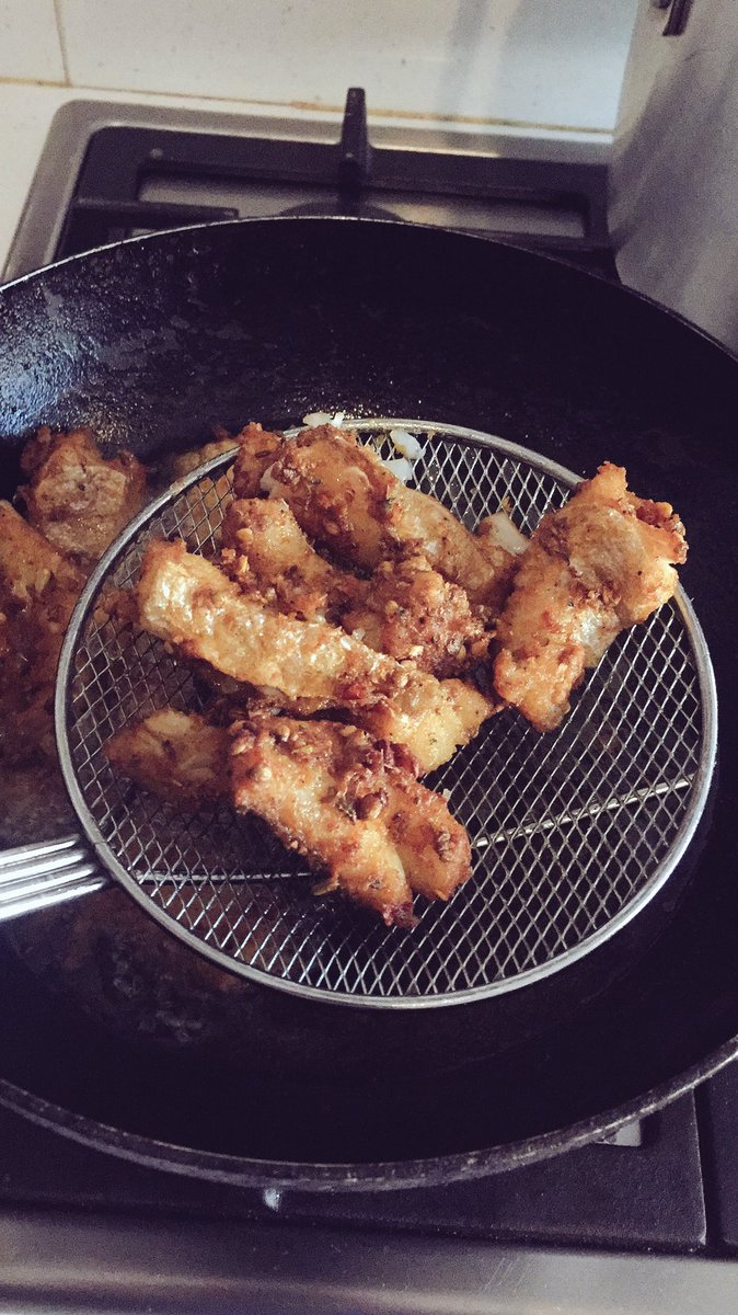 TalhaDub's tweet photo. Make sure when you are visiting your aunt, bring your hunger with you.
#familytime #fingerfish #lahoricharga #biryani https://t.co/c6nQPQOAN3
