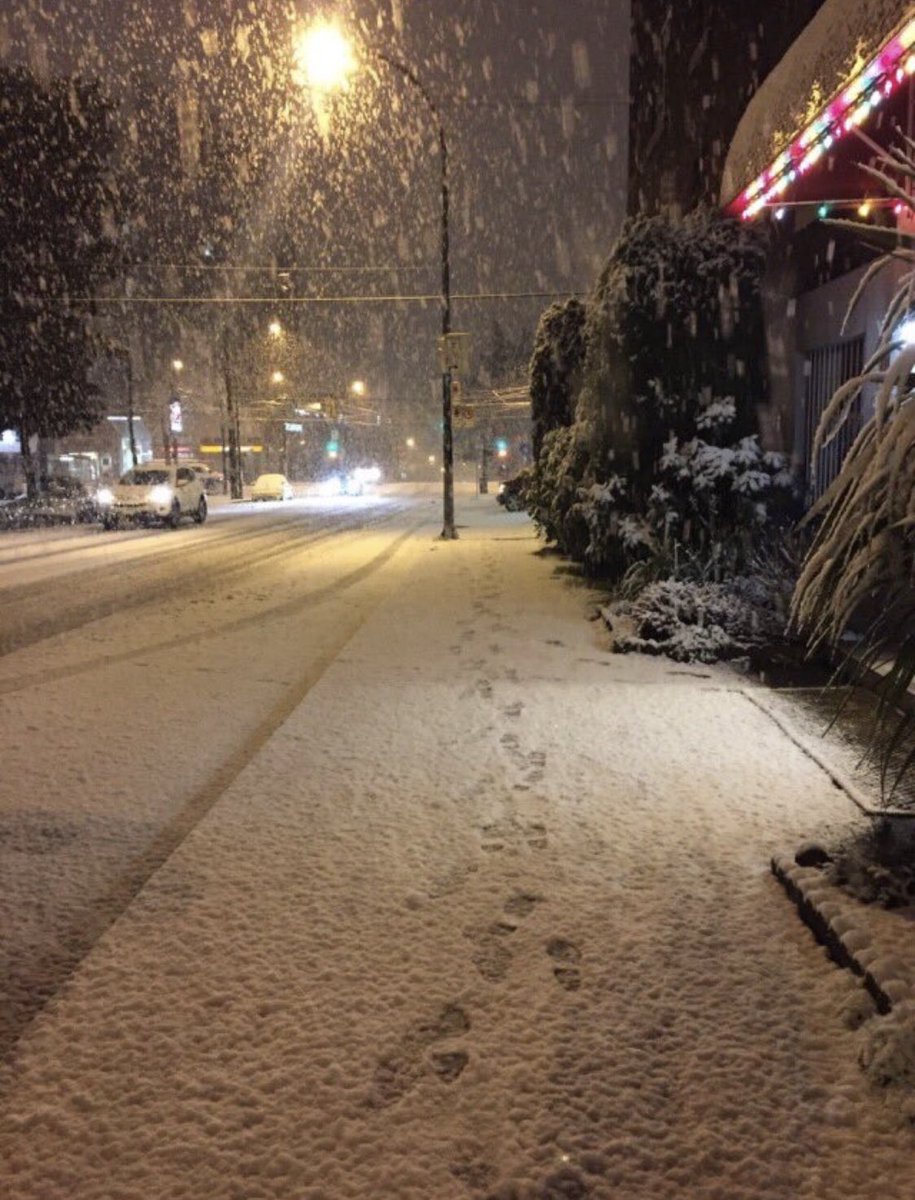 GossipRoomOff's tweet photo. Un temps comme ça le jour de Noël ce serait le top ! ☃️ https://t.co/9Ed5YjrTyE