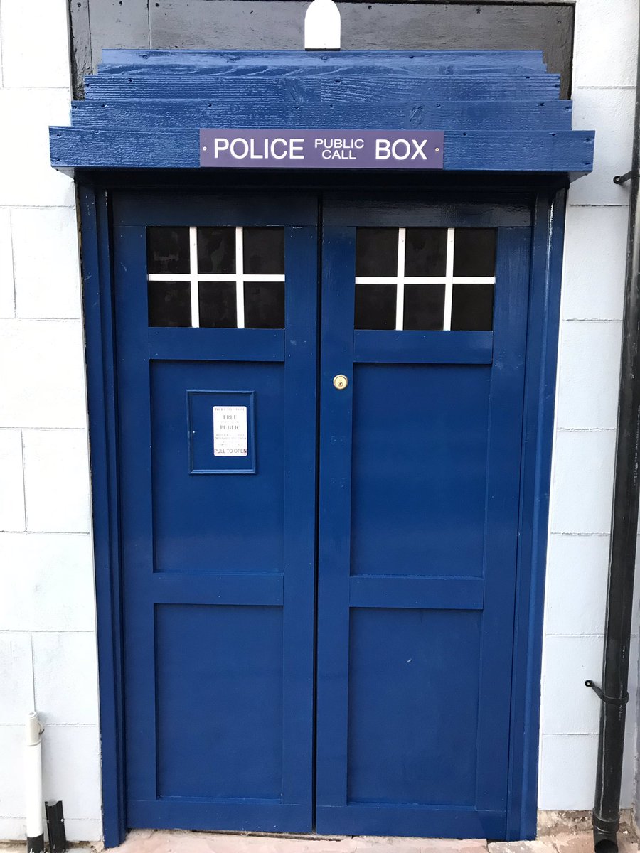 KirkhamMacs's tweet photo. @drwholocations @DrWho247 @LythamLifeStyle @KirkhamGrammar look who’s landed in Kirkham, Lancs! #bbcDrWho #kirkhammacstaxis #FEC https://t.co/qO1wB1PCA7