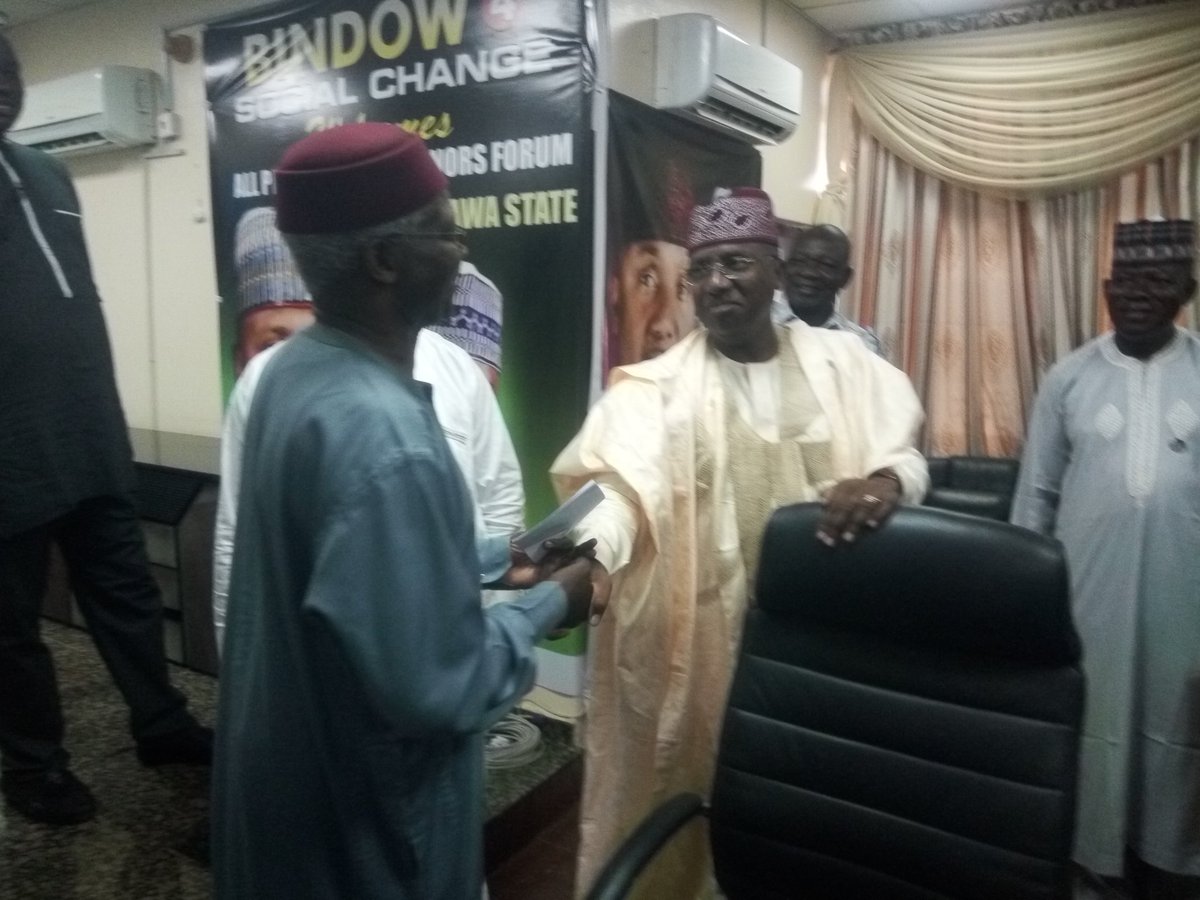 Sophyemman's tweet photo. Courtesy visit by @NePcni team to the Gov of Adamawa, Sen. Muhammad Umaru Jibrilla to discuss  progress made on the village regrouping and resettlement scheme and further introduce  consultants for possible acceptance  and support. https://t.co/Kg1xbA38W2