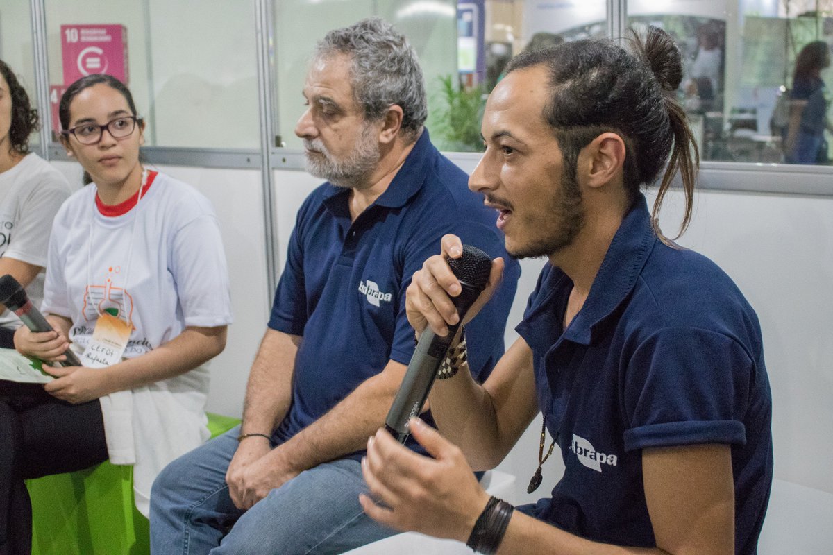 BemDiverso's tweet photo. Durante a #SNCT2018, representantes de povos tradicionais e consultores técnicos do Bem Diverso mostraram a importância do envolvimento das comunidades para a manutenção dos biomas Amazônia, Caatinga e Cerrado. Confira: https://t.co/rWe35qle3J https://t.co/lDhMxIoGkH