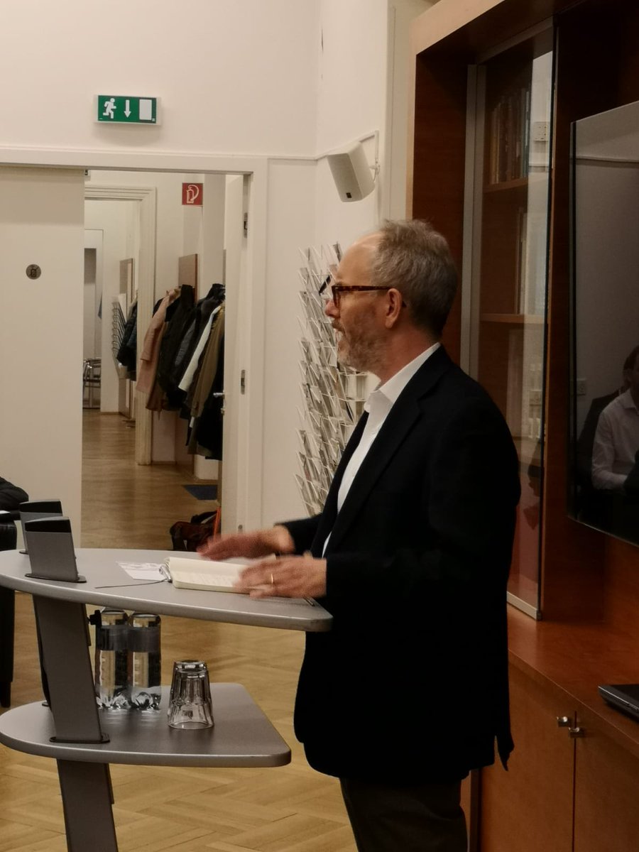 SAISEuropeBlog's tweet photo. @Erik_Jones_SAIS lectures a full house at the #UnitedNations Youth and Student Association of Austria on 'Europe: The Once Future Union' @SAISEuropeBlog #Vienna @SAISAdmissions https://t.co/U6ObBIgZ1n