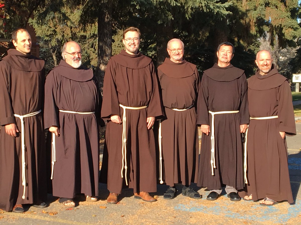 OFMmissions's tweet photo. Voici le définitoire de la nouvelle Province Saint-Esprit/Holy Spirit: Jean-Pierre Ducharme, ofm, Guylain Prince, ofm, Pierre Charland, ofm, Ministre provincial, Robert Mokry, ofm, vicaire provincial, Aimé Dô Van Thông, ofm et Daniel Gurnick, ofm. Félicitations à tous ! #ofmca https://t.co/NTOxskTPPH