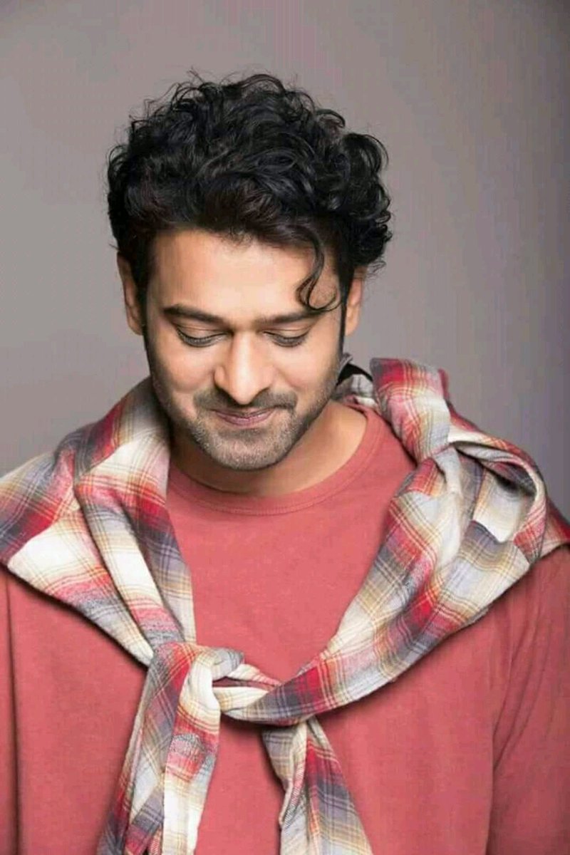 Salman18857962's tweet photo. Handsome hunk of Industry #HappyBirthdayPrabhas https://t.co/4J3sJJRayx