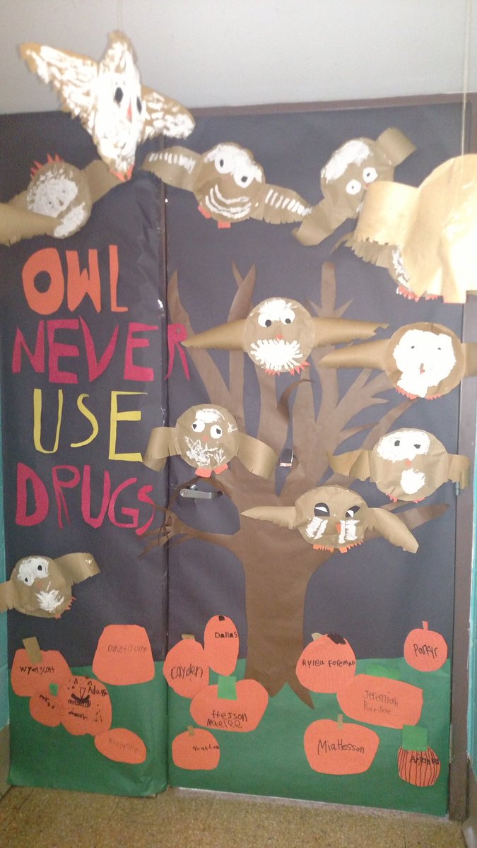Noble4HLady's tweet photo. Red Ribbon Week Door Decorating at Caldwell Elementary. #creativemessaging #DrugFree #ourcountyourkids https://t.co/kJdR7sSczR