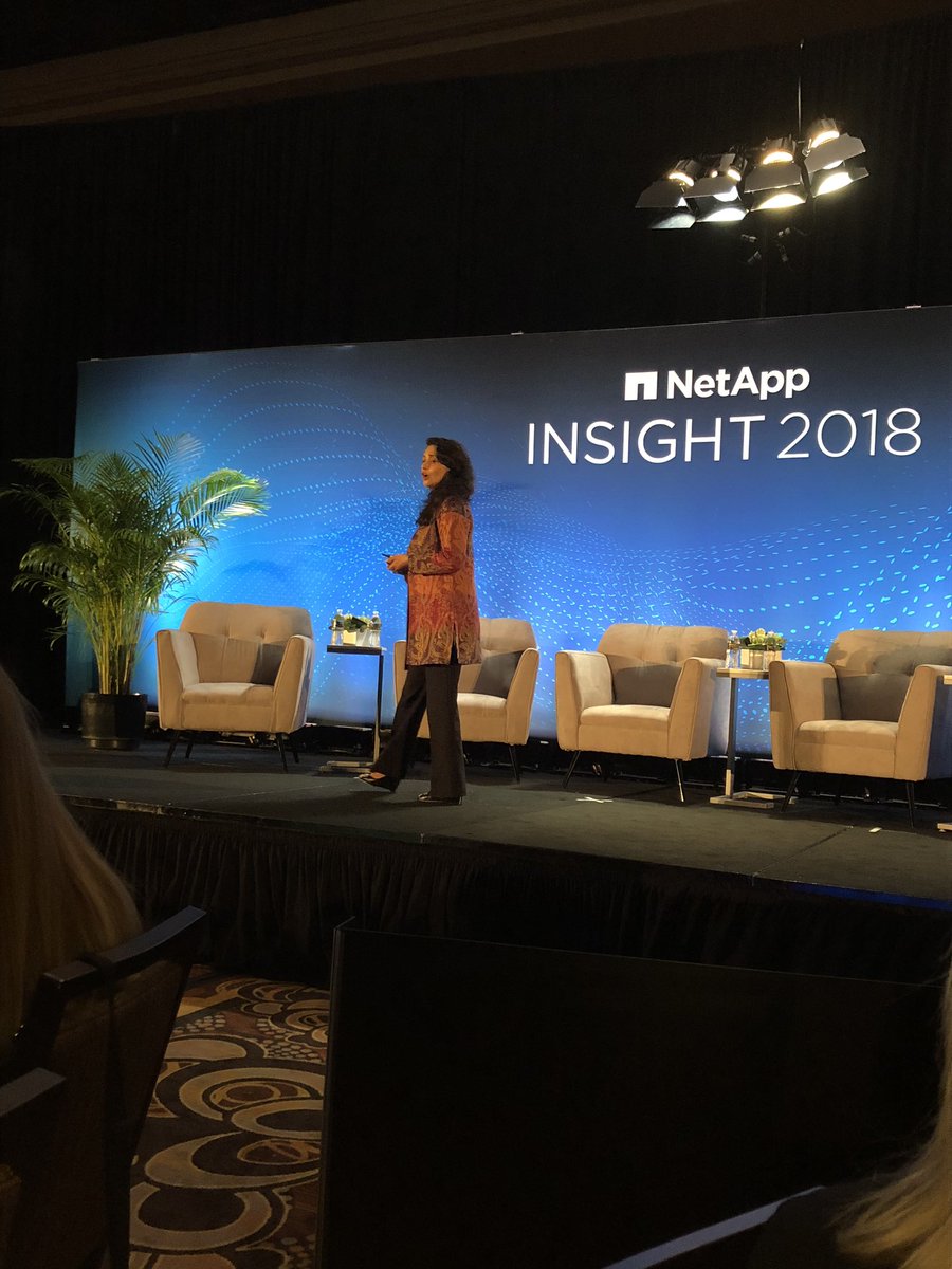 lisamartinmedia's tweet image. .@NetApp #netappWIT was started in 2009 by 3 employees. In 2018 they have &amp;gt;1100 employee members in 14 global locations. Pleased to be at their #womenintech luncheon today w 450 other women &amp;amp; men @NetAppInsight