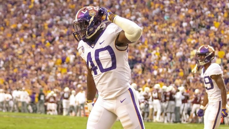 WBRZ's tweet photo. Fans propose 'whiteout' for LSU, Alabama game amid controversial Devin White suspension
https://t.co/S0qvAIoHne https://t.co/6wUUODsZNV