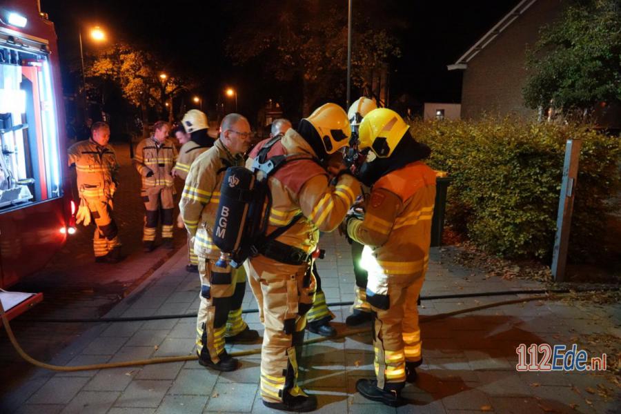 🚨 Brandweer Lunteren en De Valk oefenen aan de Schaepmanstraat 112.press/Qp8cKw #Lunteren 112Ede https://t.co/jFdADpqLLo