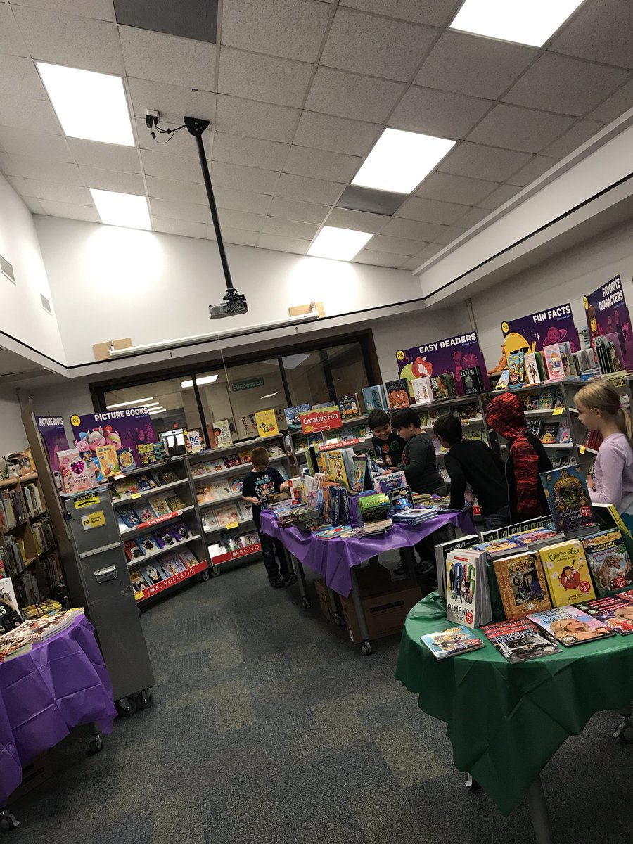 KyleES_library's tweet photo. It’s BOOK FAIR time!! 
Come see us! 
7:15-7:30/8:10-4
#keslibrary #bookfairisthebest https://t.co/ybnHXTMg1Y