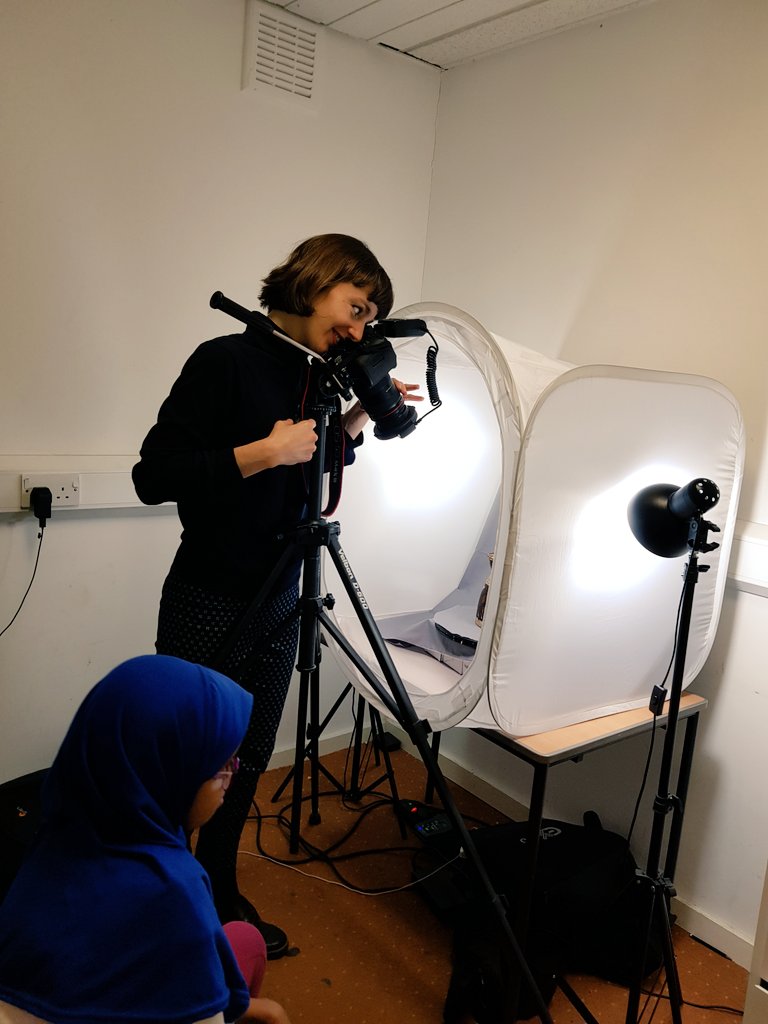 ElaysNetwork's tweet image. Today we had a fantastic Photogrammetry workshop @ElaysNetwork led by the amazing @SophieDixon1 &amp;amp; @AbiraHussein. We were shown how to digitise items &amp;amp; then used 3D glasses to see Somali nomadic artefacts through a Mixed Reality Experience! 

#nomadproject
#BlackHistoryMonth