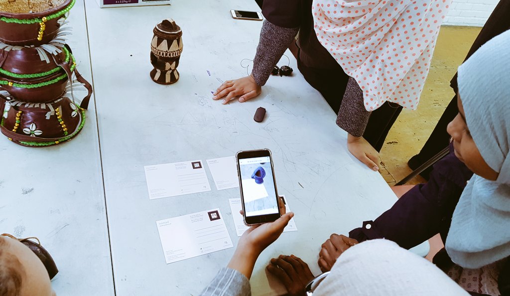 ElaysNetwork's tweet image. Today we had a fantastic Photogrammetry workshop @ElaysNetwork led by the amazing @SophieDixon1 &amp;amp; @AbiraHussein. We were shown how to digitise items &amp;amp; then used 3D glasses to see Somali nomadic artefacts through a Mixed Reality Experience! 

#nomadproject
#BlackHistoryMonth