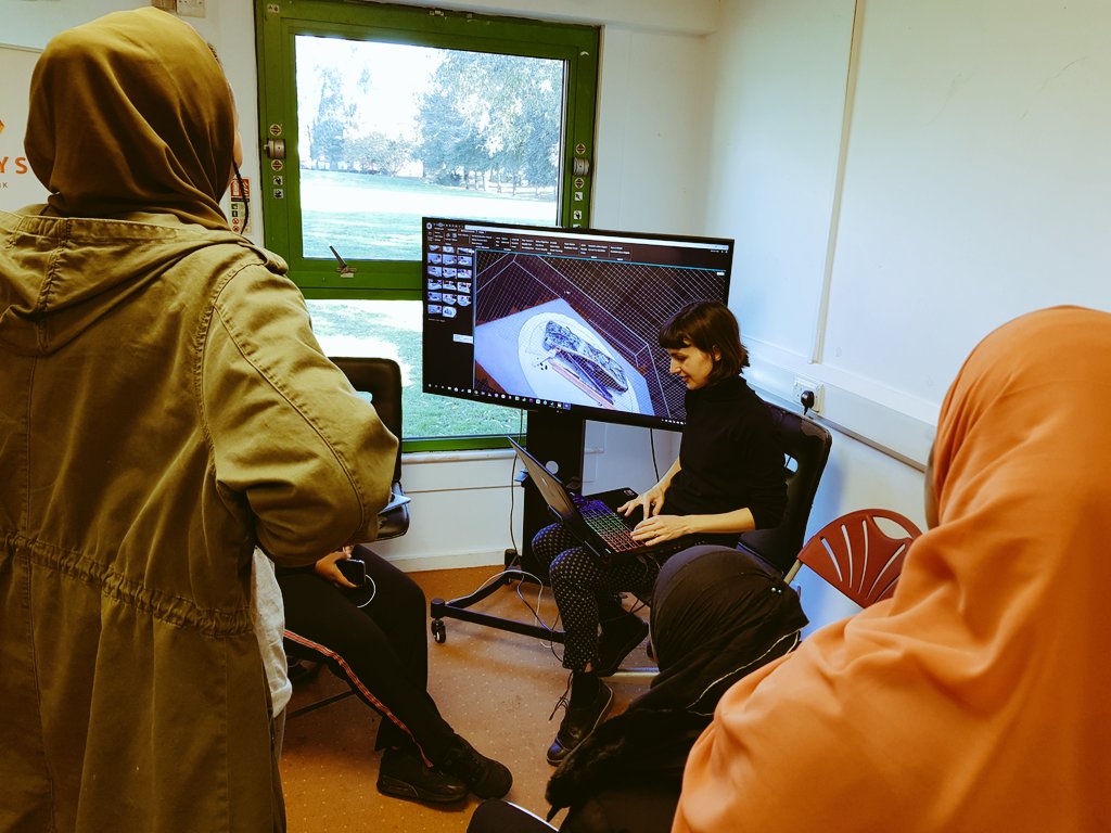 ElaysNetwork's tweet image. Today we had a fantastic Photogrammetry workshop @ElaysNetwork led by the amazing @SophieDixon1 &amp;amp; @AbiraHussein. We were shown how to digitise items &amp;amp; then used 3D glasses to see Somali nomadic artefacts through a Mixed Reality Experience! 

#nomadproject
#BlackHistoryMonth