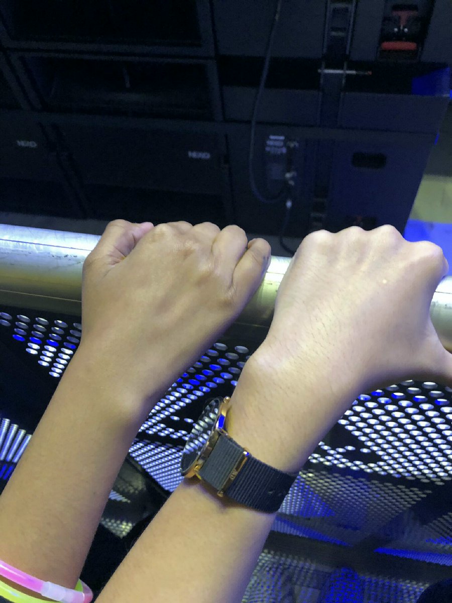 enokayyy's tweet photo. RT FOR BARRICADE AT YOUR NEXT CONCERT https://t.co/IMhVDX3KUW