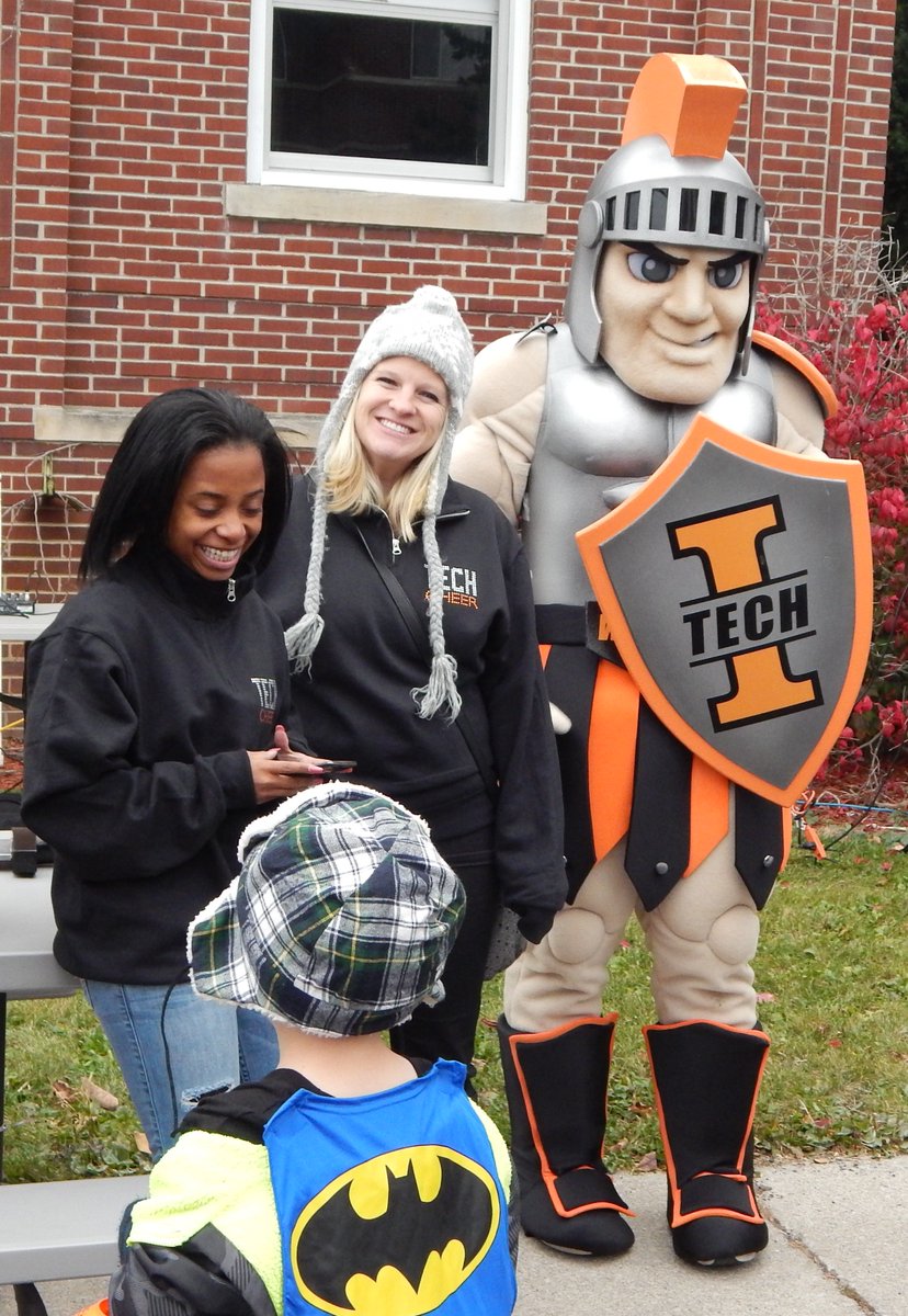 ByronHealthCtr's tweet image. Our 2018 Trunk-O-Treat presented by @MKMdesign and @htstherapy is THIS WEEK!
Can&apos;t wait to see Maximus &amp;amp; the @IndianaTech Cheerleaders again.
Join us on October 25th starting at 5:00 p.m.
facebook.com/events/3175505…