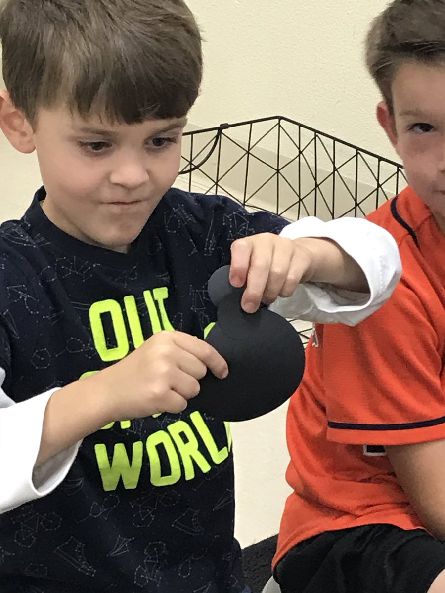 DawnTanner30's tweet photo. This is *not* Mickey, it’s...
-BB8
-a thought bubble
-planets in orbit
-a flask
#magicalmonday #drugfreejourney
#disney #challengelabwarmup  @CiboloCreekES https://t.co/8pXf4B2SfA