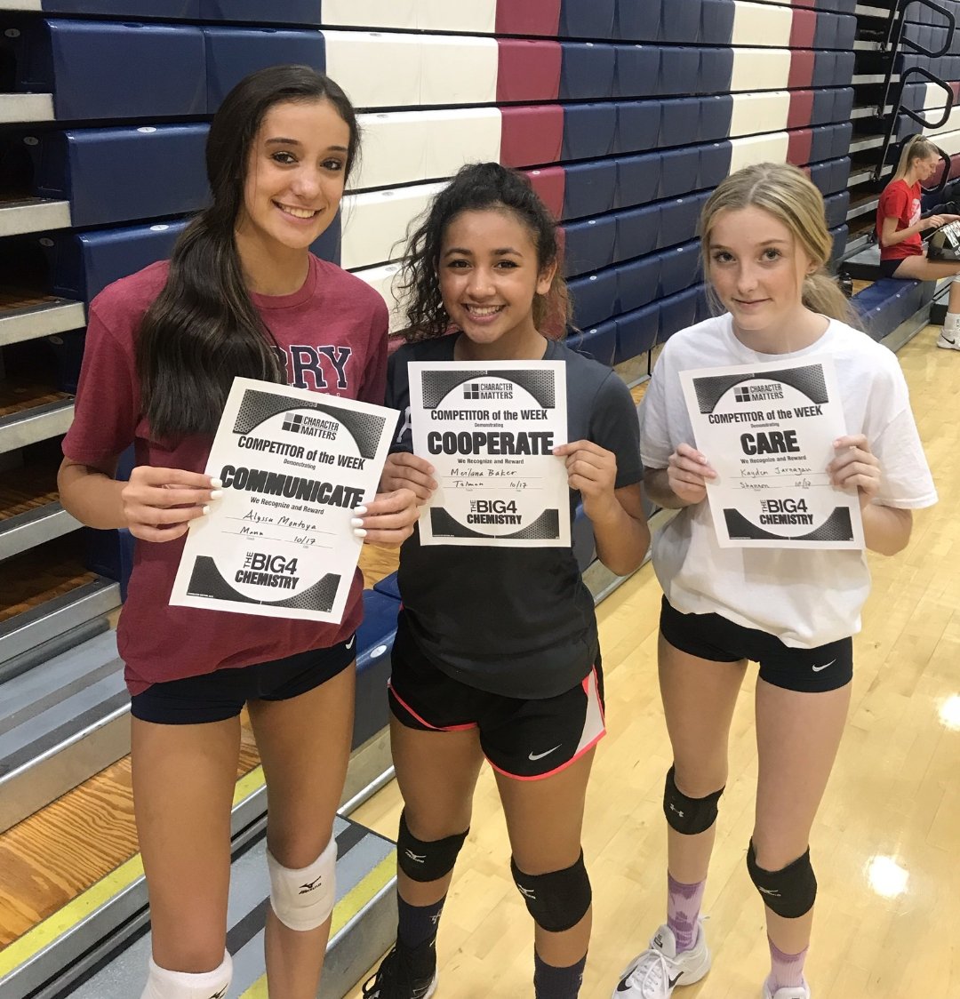 pumagirlsvball's tweet image. Props to the Competitors of the Week (From L):

Alyssa - Communicate
Meilana - Cooperate
Kaden - Care

Solid student-athletes and principles to live by!  #TheProgram