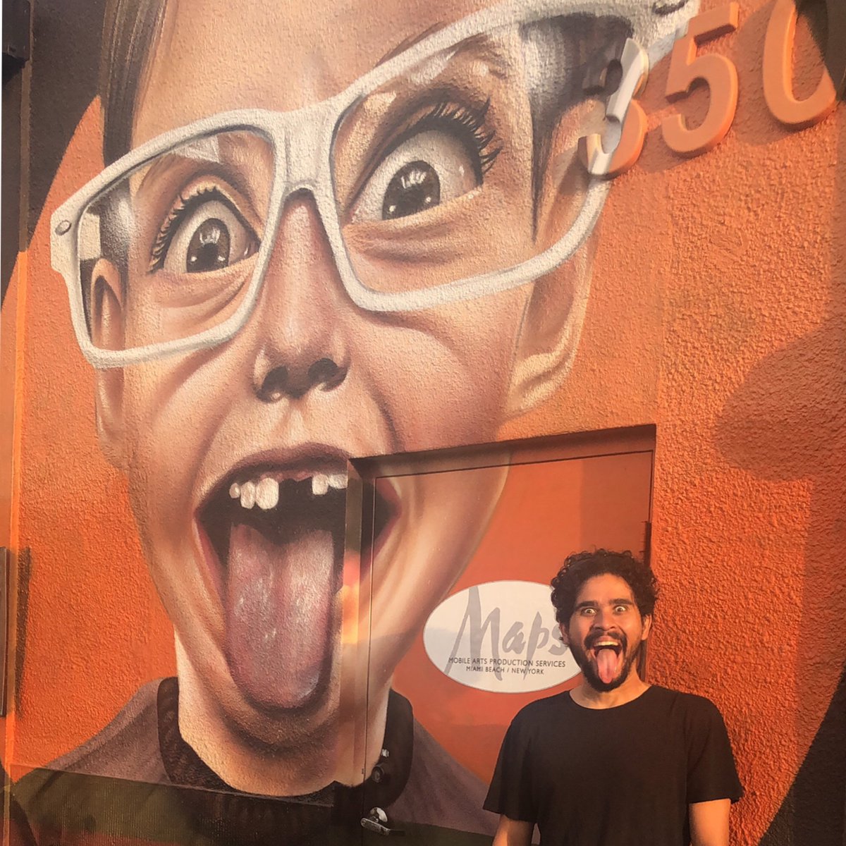 isaacluy's tweet photo. 😜 NO TE TOMES TAN EN SERIO 😜
.
#miami #graffiti #streetart #comedy #comedia #risas #chistoso #funny #lol #lmao #lmfao #hilarious #laugh #tweegram #fun #friends #photooftheday #friend #wacky #silly #witty #instahappy #jokes #epic #instagood #instafun #funnypictures #haha #humor https://t.co/k6F0GWxS6H