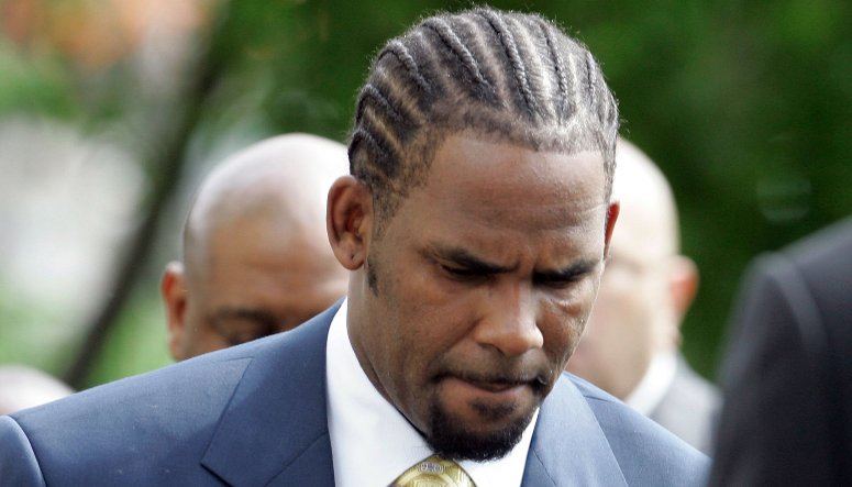 RollingStone's tweet photo. Multiple women detail harrowing accusations of sexual, mental and physical abuse against R. Kelly in the new trailer for 'Surviving R. Kelly.' Watch here https://t.co/DFL0zYjKbl https://t.co/ivo8f3GOUw