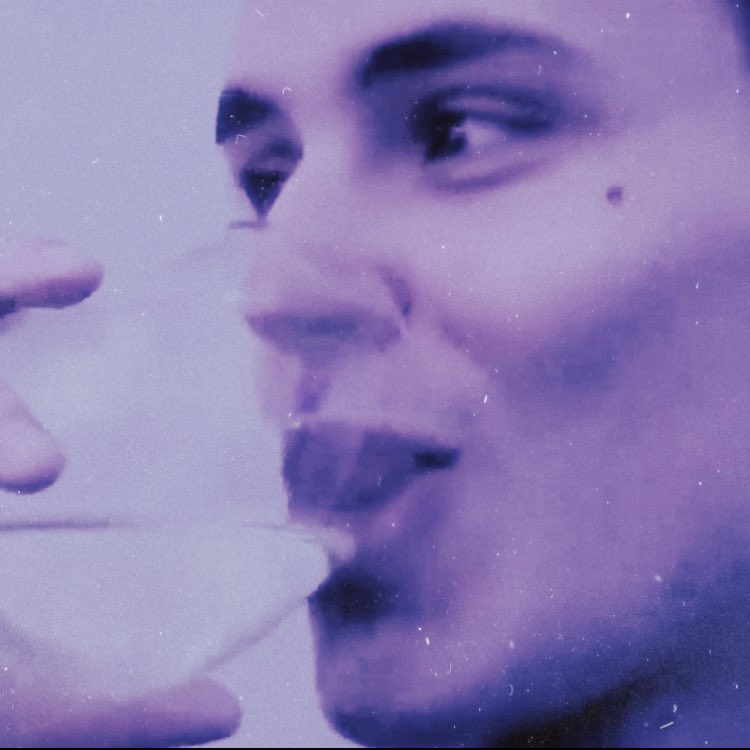 𝗀𝗎𝖾𝗌𝗌 𝗒𝗈𝗎 𝖽𝗂𝖽𝗇’𝗍 𝗄𝗇𝗈𝗐 𝗍𝗁𝖺𝗍
               𝘆𝗼𝘂 𝘄𝗲𝗿𝗲 𝗺𝘆 𝗳𝗮𝘃𝗼𝗿𝗶𝘁𝗲
 ————————— ❍ 𝙚𝙣𝙩𝙚𝙧𝙩𝙖𝙞𝙣𝙚𝙧.