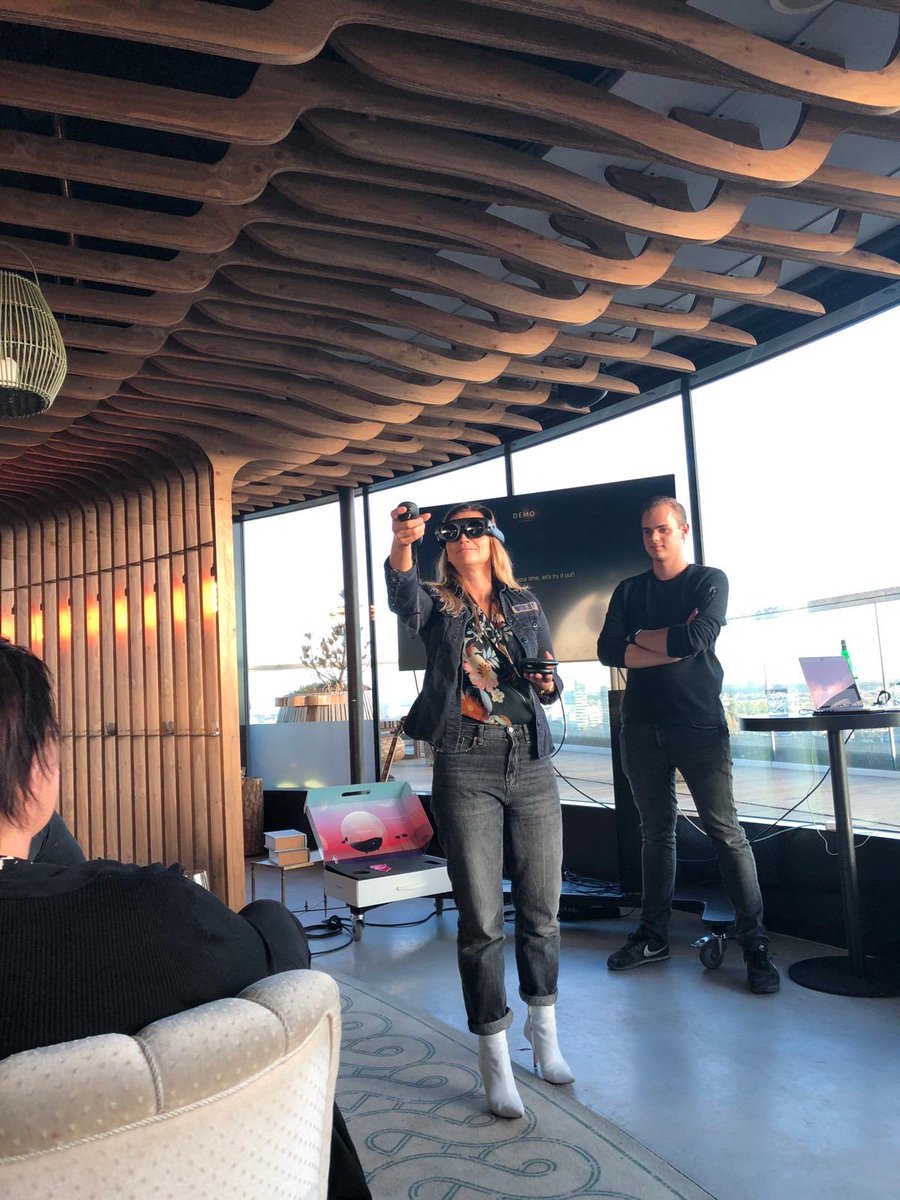 Sorayalezaar's tweet photo. Vanavond demo presentatie van @CapitolaDigital over @magicleap 
@adamandco van VR naar Mixed reality #Innovations #nextlevel #human2.0 https://t.co/VE5H8H5j2p
