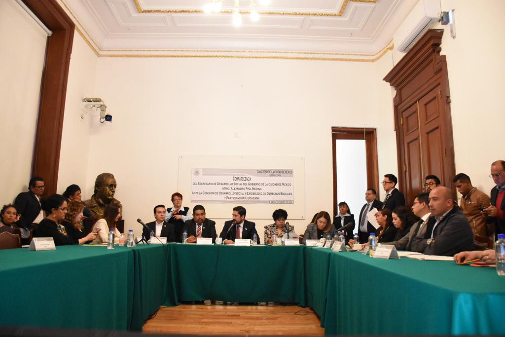 amievajoserra's tweet photo. Cumpliendo con las disposiciones en materia de transparencia y rendición de cuentas, el titular de @DesSocial_CDMX @Alejandro_Pinha compareció ante las comisiones de Desarrollo Social y Exigibilidad de Derechos y de Participación Ciudadana del @Congreso_CdMex https://t.co/xAmG7I5vf7