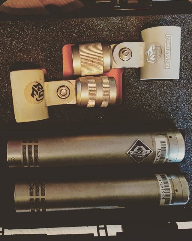 pinholesound's tweet photo. We've just picked up this lovely pair of 1974 @neumann.berlin KM84's to add to the studio mic locker. Looking forward to getting them over a kit tomorrow! 🎤🥁
.
.
.
.
#mic #microphone #sdc #condenser #neumann #km84 #recording #studio #manchester #gear https://t.co/eOJrT7oMaF https://t.co/KbQVI2dXmq