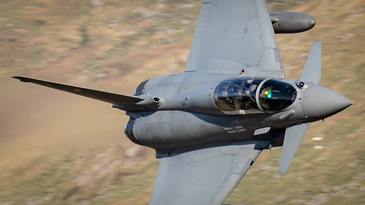 DannyJones1992's tweet image. A recent trip to the #MachLoop I was rewarded after a long day with this #Eurofighter #typhoon 😅 @RoyalAirForce @41RTES @Eurofighter_1 @MachLoopLFA7 @TheMachLoop