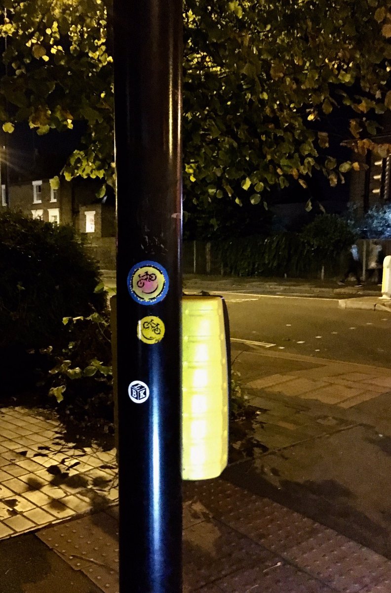 Adeleeno's tweet image. 🌃In a good company🚲🌌 #Bikey #BikeyPOP #stickerwars @LDNBikeKitchen 🚲🛠⚙️
@polsifter 🖍🖊✏️📒