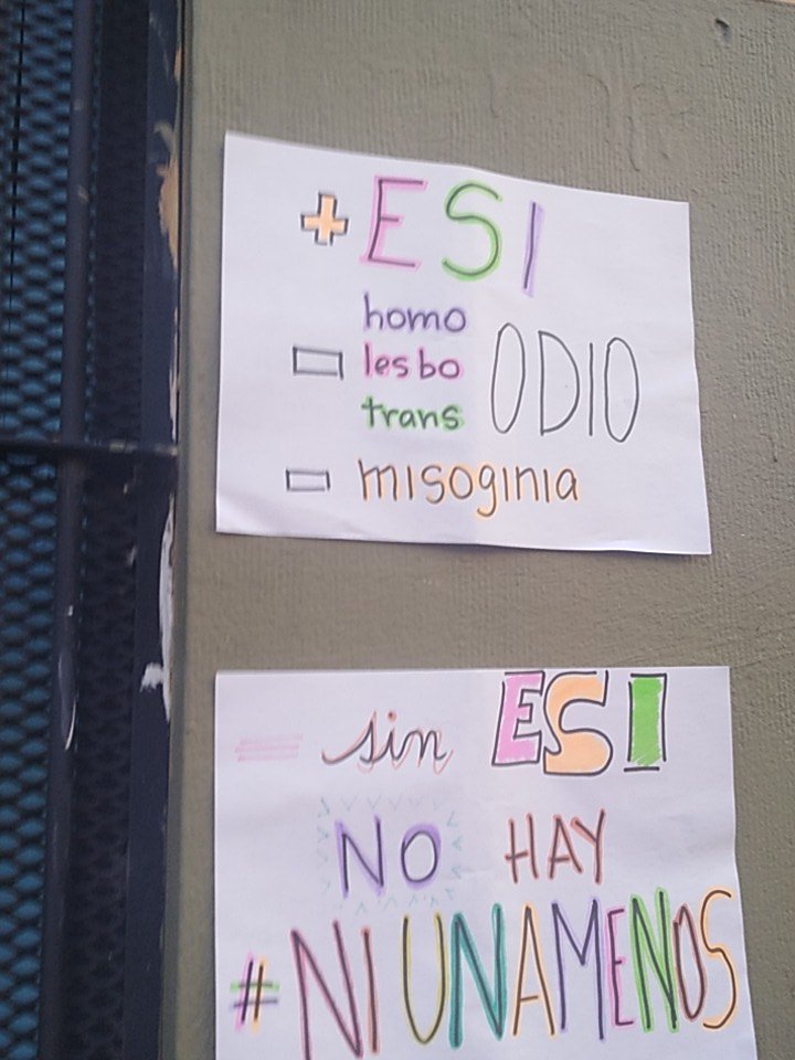 Cele_Fierro's tweet photo. En la Media 8 de #LaPlata junto a la comunidad educativa, en defensa de la ESI. La educación sexual integral es un derecho a garantizar.
Vamos por una ESI feminista, disidente, laica, científica y transversal y frenar a los reaccionarios antiderechos! https://t.co/6zHpaiXPzU