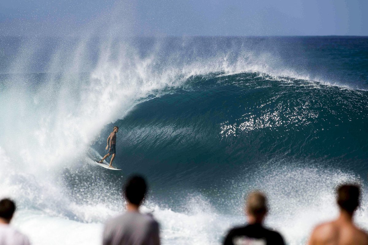 Koa Smith on lock in our new #aperture. See more at the link goo.gl/bfWUtx
📷 Pete Frieden #stillfree #alohafriday 🌊