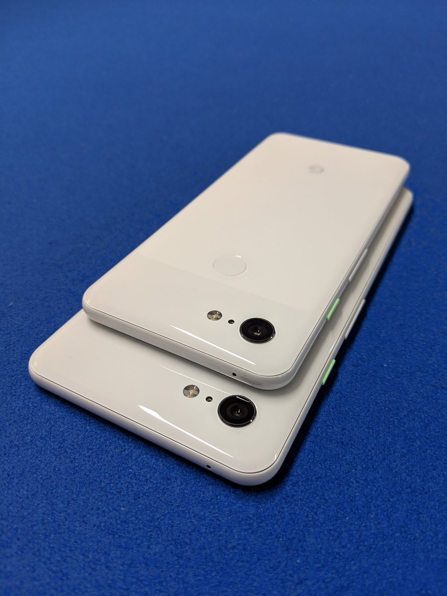 UnboxTherapy's tweet photo. Pixel 3 or 3 XL? https://t.co/O7uNQzDS84