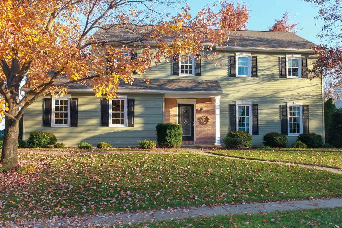 With Winter quickly approaching, it is important to know if you are getting the best performance out of your windows.  Check out our blog post "Tips for Winter Prepping your Windows" to see if your home is ready for the cold weather. 
#WinterPrep #condensation #ReplacementWindows