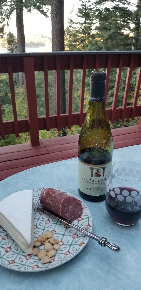 LAWineGal's tweet photo. Live that French brasserie life with this stellar #wine pairing idea:
https://t.co/JRCftZJOUR
#m_chapoutier #labernardine #grenache @M_Chapoutier https://t.co/YQADvEE58p