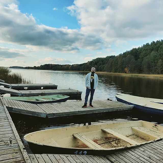 SamkusV's tweet photo. #beardystories: Somewhere around 10 or 12 years on this very place we were robbed. It was fun though. 
#memories #paluse #valentine #clouds #boats https://t.co/6X3cYHAx4M