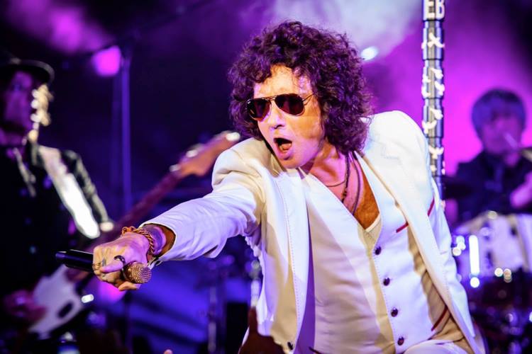 bunburyuniverso's tweet photo. Tercera y última velada de "el hombre delgado que no flaqueará jamás" en el “Auditorio Nacional” esta noche estará llena de canciones desde “Alicia expulsada al país de las maravillas &amp; Desmejorado”. 

#ExTour17_18 ❌ https://t.co/E5TJy7PGok