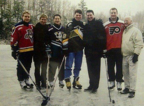 morning_skate's tweet photo. I mean this has to be one of the most iconic hockey pictures ever? Bure, Gretzky, Kariya, Jagr, Lemieux, Lindros, Howe. I'd give anything to watch these guys rip up the pond. https://t.co/K7IHfzIP0J
